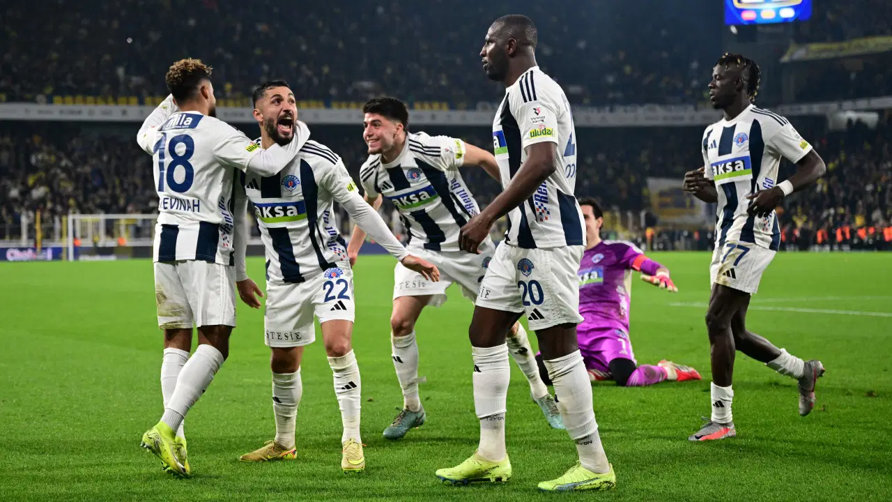 Fenerbahçe ile berabere kalan Kasımpaşa'dan bir ilk!