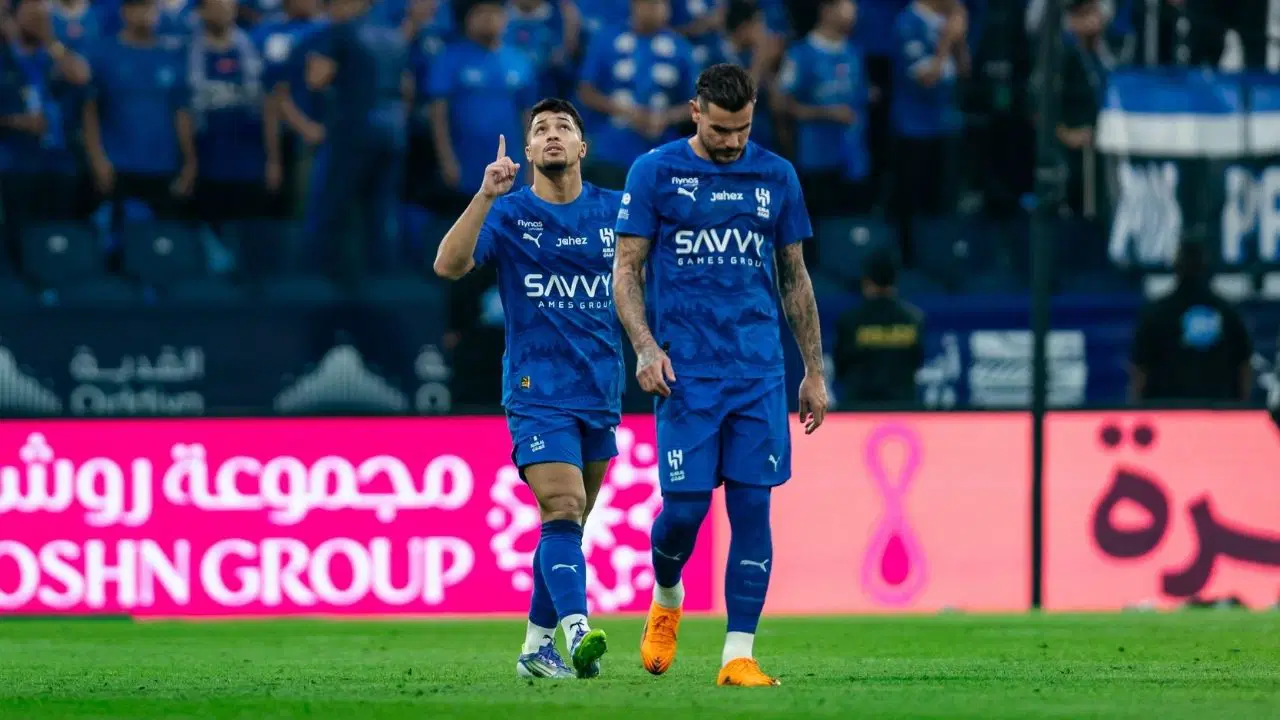 Al-Hilal, 10 kişiyle kazanmasını bildi!