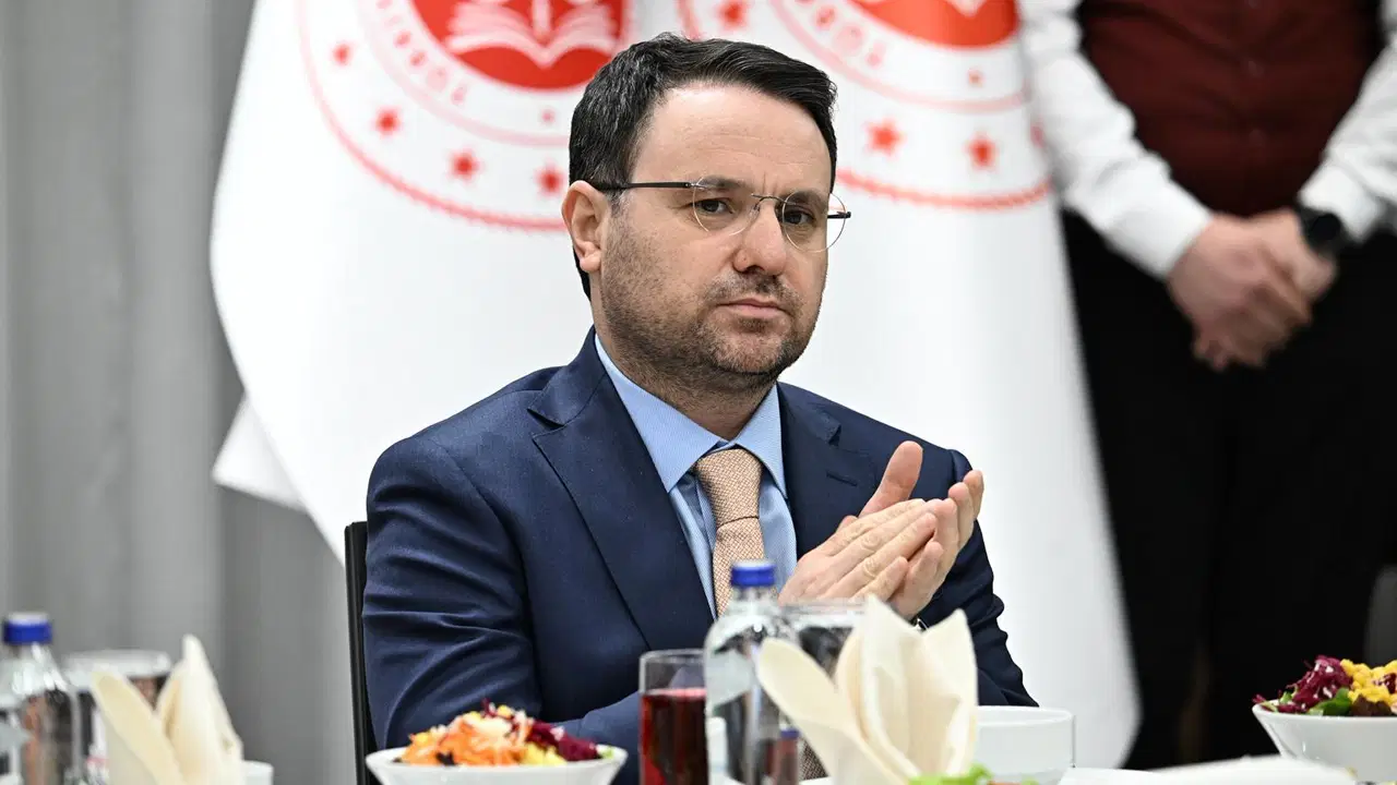 Akın Gürlek'in 'tapu' kayıtlarını sorgulayan memur gözaltına alındı