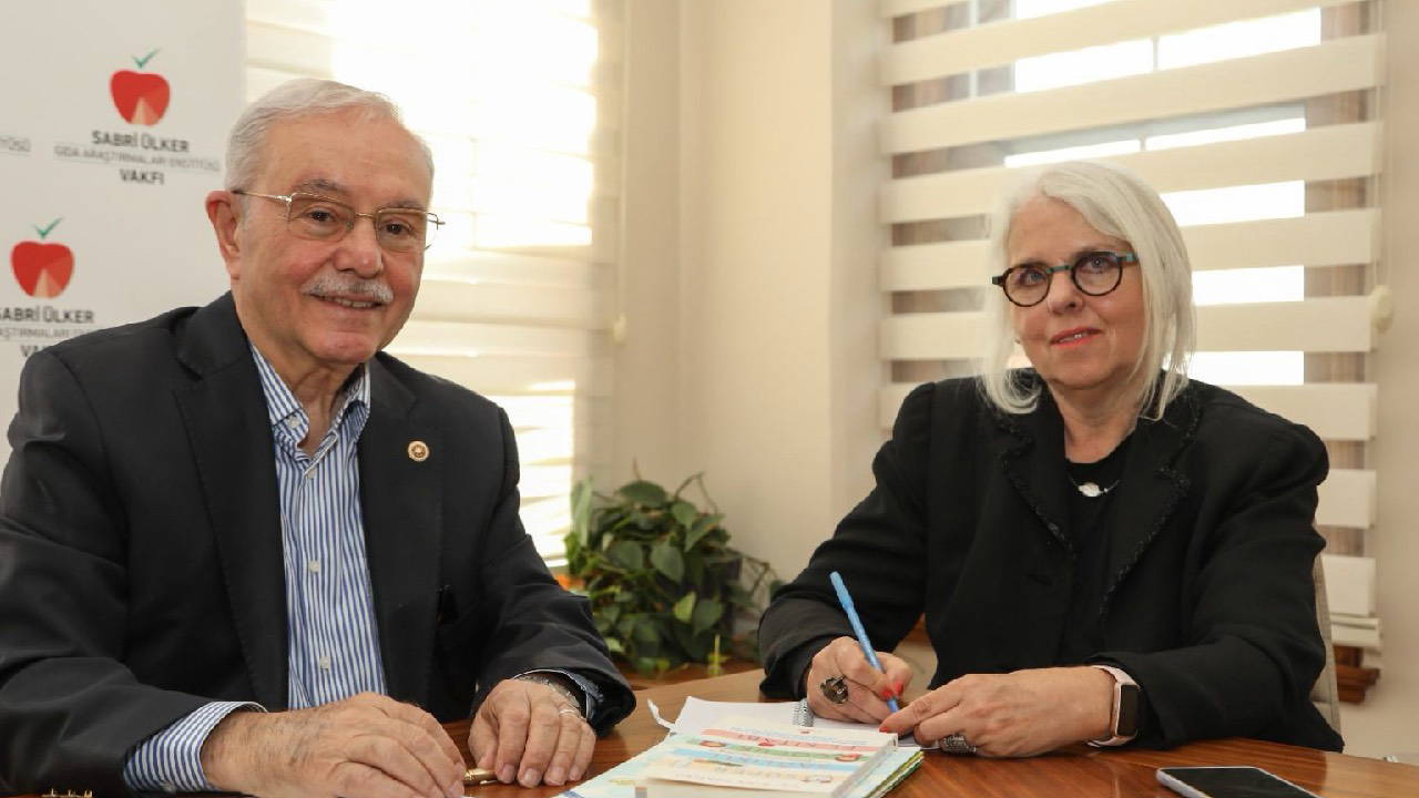 Sabri Ülker Vakfı Başkanı Dr. Talat İçöz ile vakfın 15 yıllık yolculuğunu konuştuk: Gıda okuryazarlığını yaygın hale getirmeyi hedefliyoruz