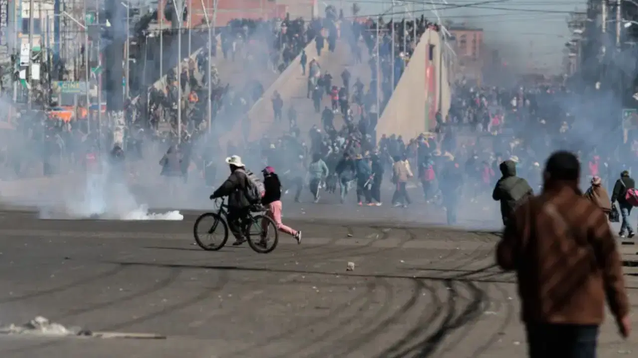 Bolivya’da hükümet karşıtı protestoların liderlerinden biri hakkında tutuklama kararı