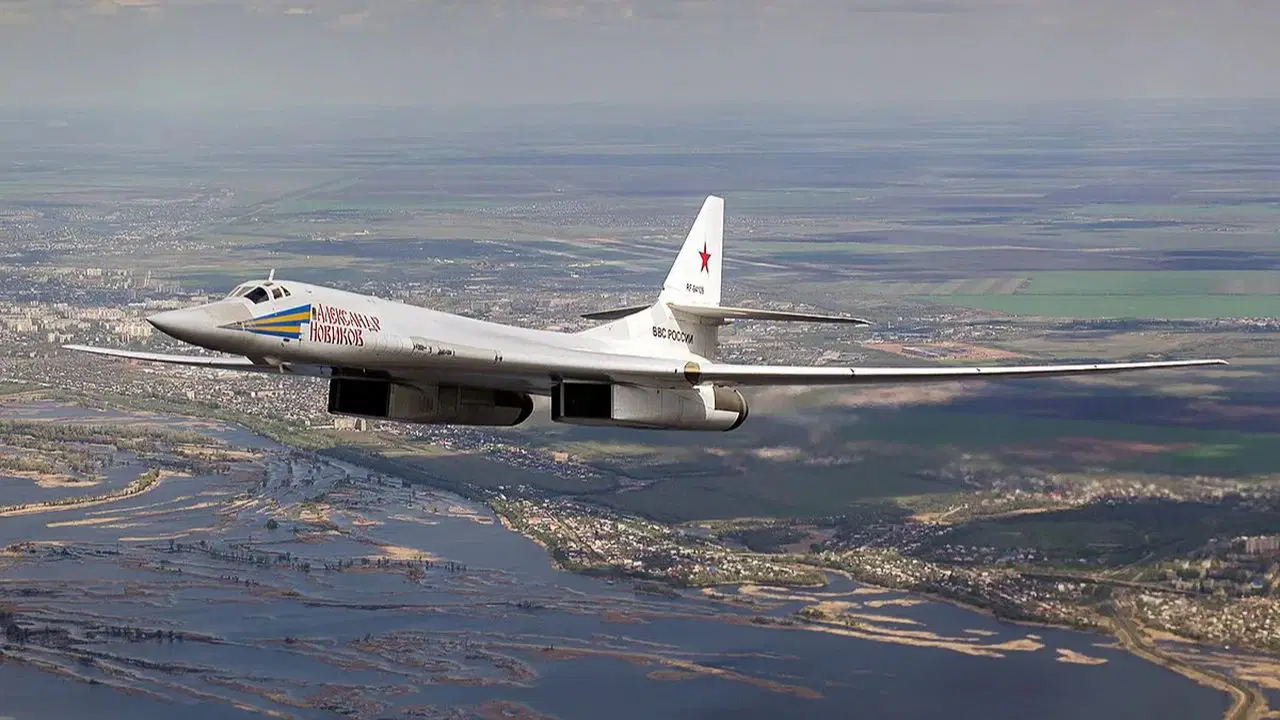 Rus bombardıman uçakları NATO sınırlarına yakın bölgede uçtu