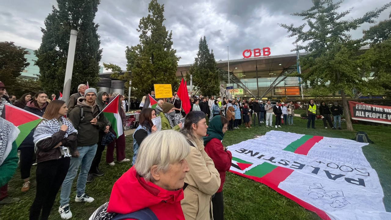 Avusturya'da İsrail'e maç öncesi protesto!