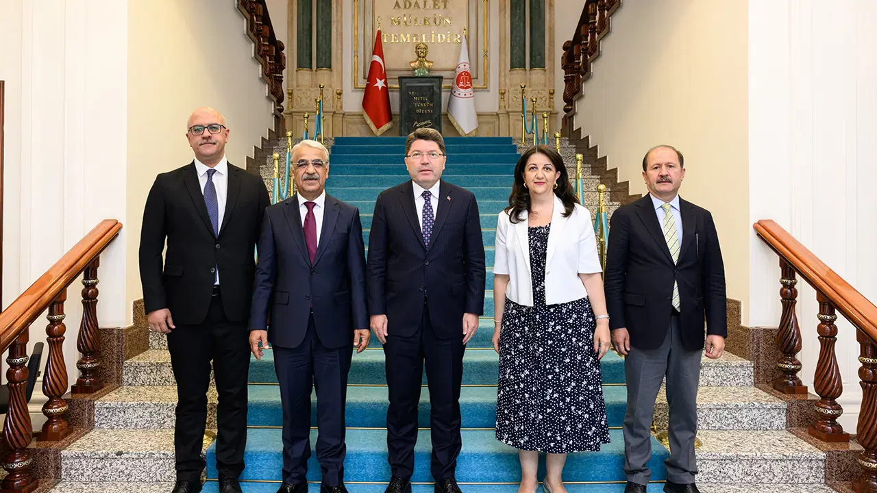 DEM Parti görüşmesi sonrası Adalet Bakanı Tunç'tan açıklama: 'Atılan adımları ve yapılan çalışmaları konuştuk'