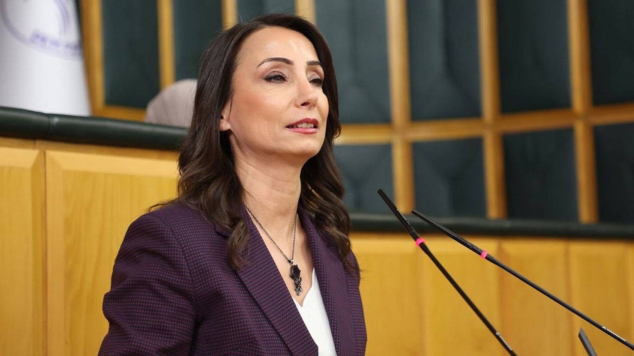 Son Dakika... DEM Parti Grup Toplantısı başladı: Tülay Hatimoğulları konuşuyor