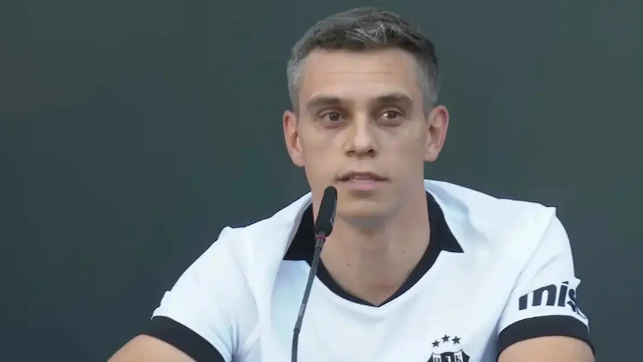 Leandro Trossard'dan imza töreninde açıklama: 'Beşiktaş'a gelmemin amacı…'