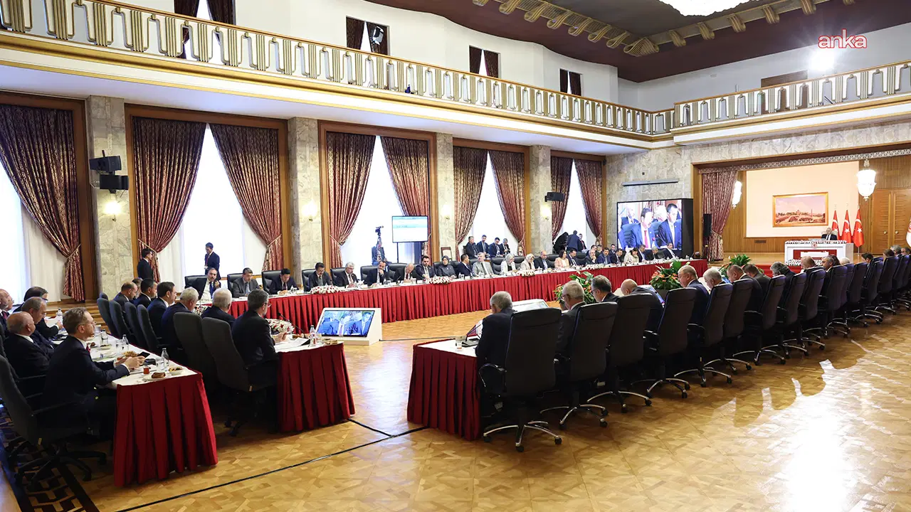 Süreç komisyonunda 'İmralı'ya gitme' tartışması