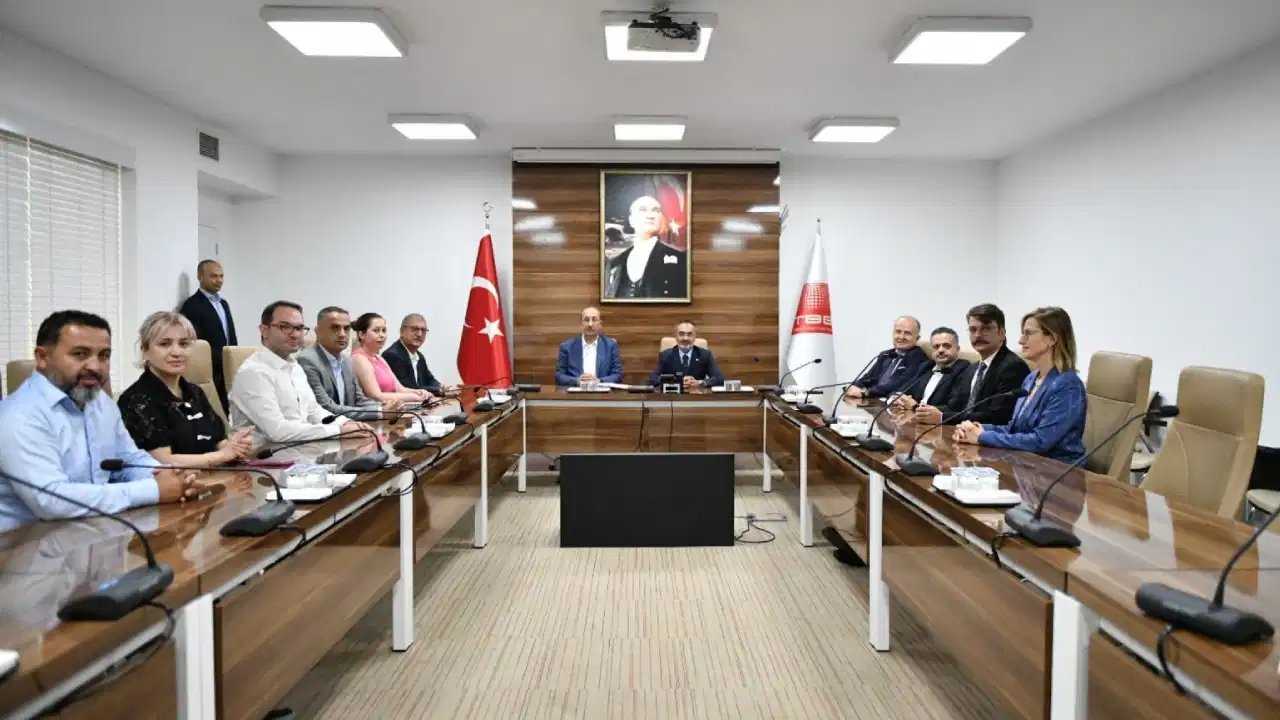 Türkiye Belediyeler Birliği Tarihinde Ilk Kez Toplu İş Sözleşmesi Imzalandı