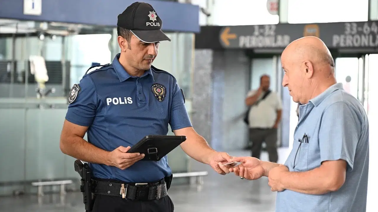 Emniyet Genel Müdürlüğü'nden dikkat çeken paylaşım: '3 farklı detayı fark edebildiniz mi?'