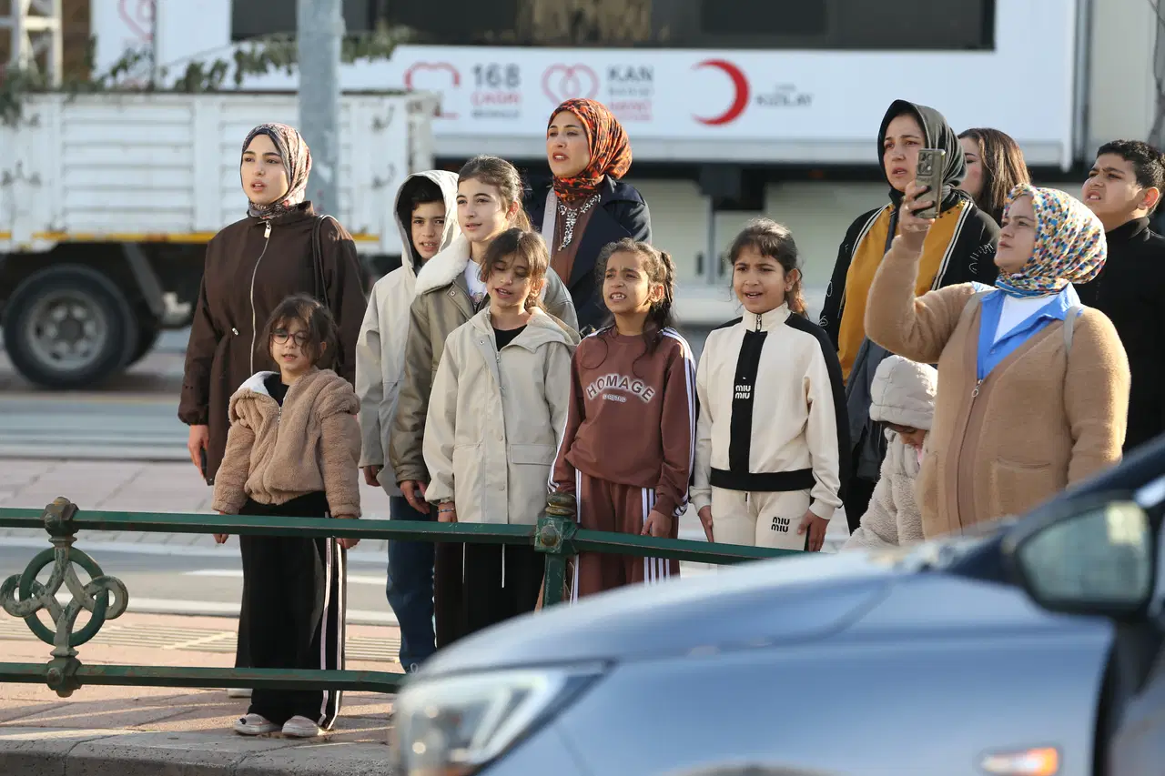 81 ilde saat 9'u 5 geçe hayat durdu... Sonsuz minnet, sonsuz sevgi: Türkiye Ata'sını özlemle andı