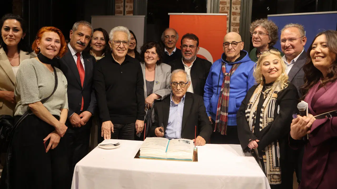 Adalar'da Ataol Behramoğlu'na özel doğum günü kutlaması