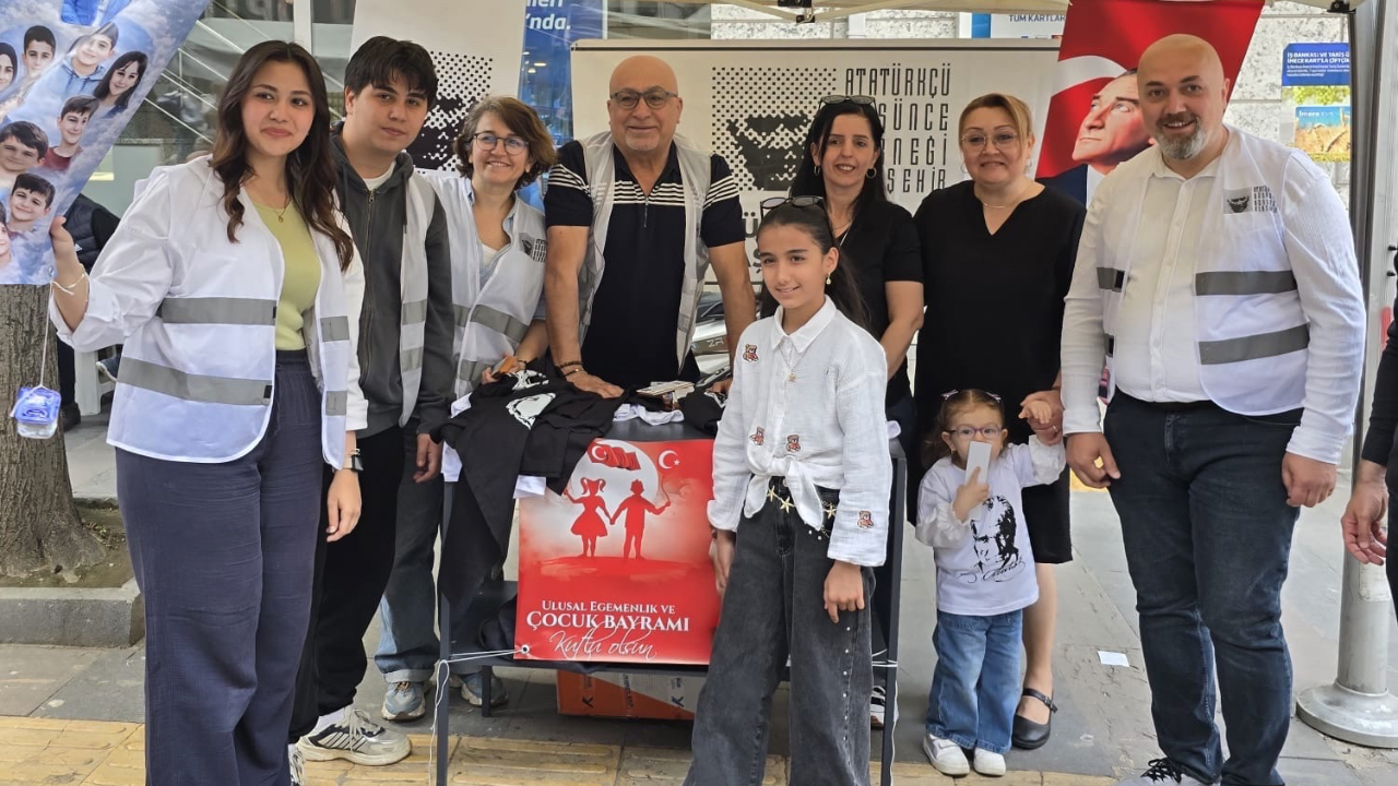 ADD Alaşehir’den çocuklara 23 Nisan hediyesi