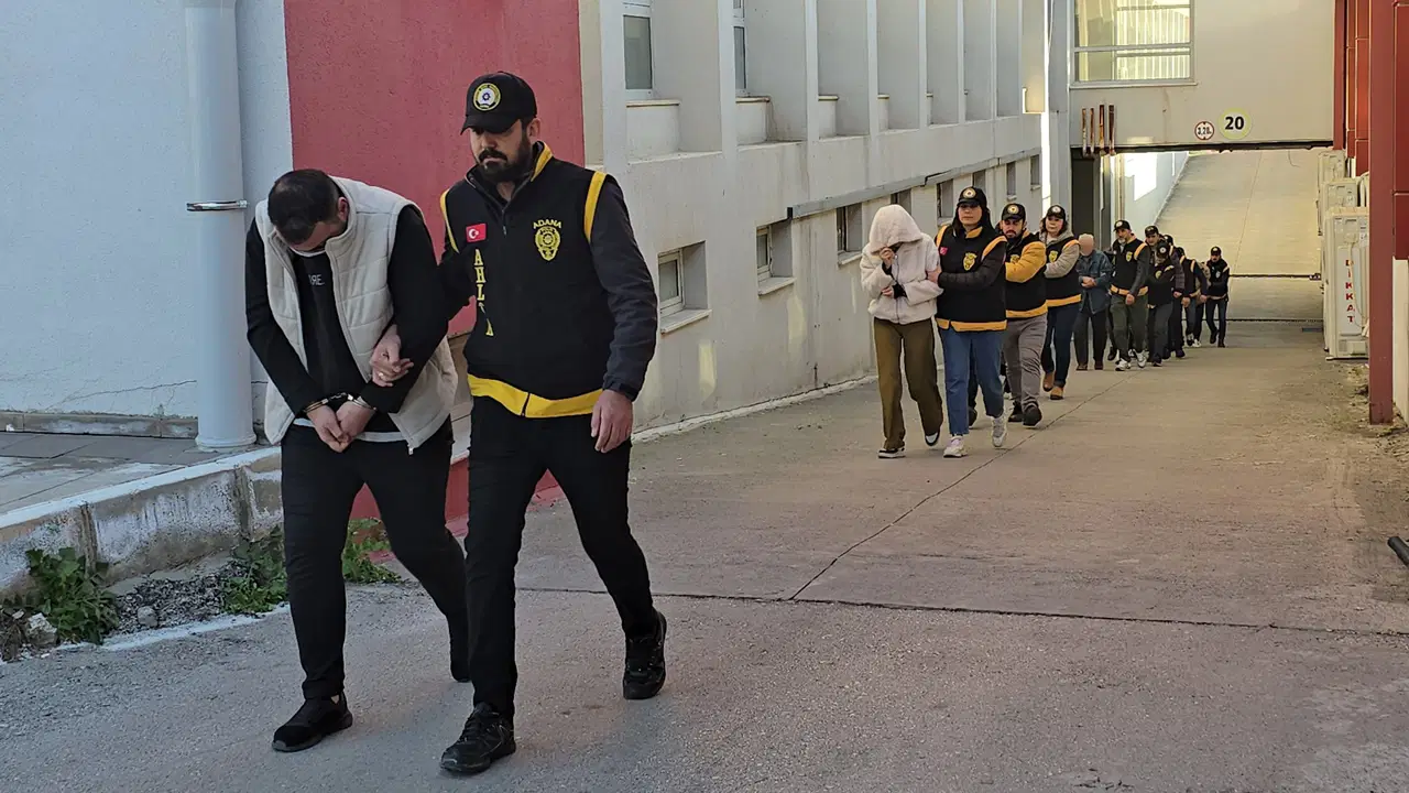 Adana merkezli fuhuş operasyonu: 14 zanlı tutuklandı