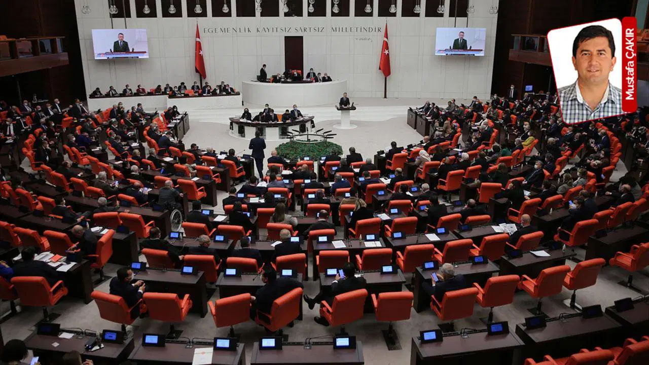 TBMM 200 ml’lik sulara geçti, plastik atık tartışması başladı: Yılda 3.6 milyon pet şişe!