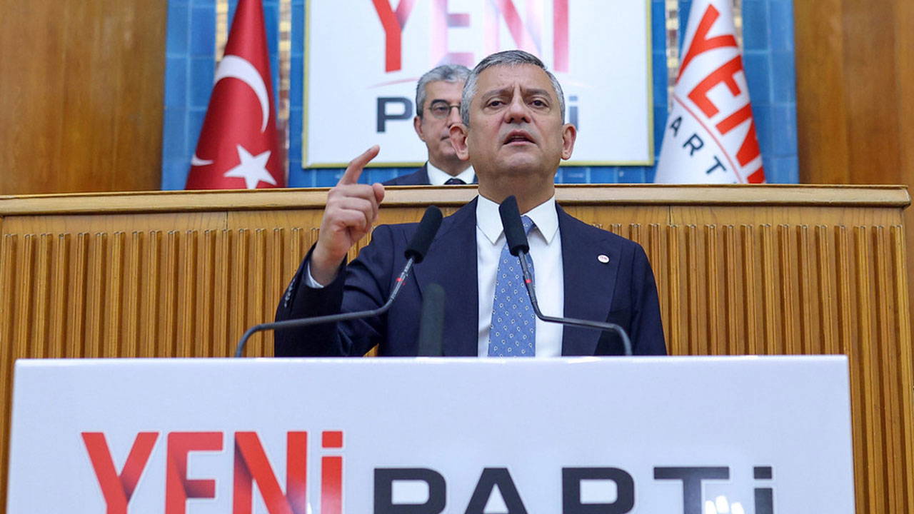Özgür Özel'den 'butlancılara' İzmir tepkisi: 'Kimsiniz siz, iktidara teslim olanlar!'