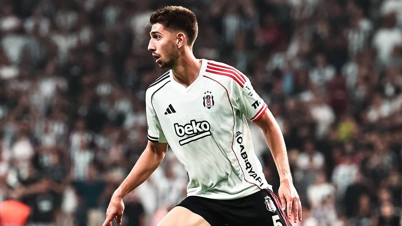 Beşiktaş ayrılığı KAP'a bildirdi!