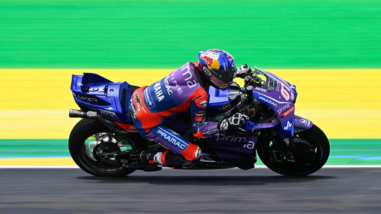 Toprak Razgatlıoğlu, sprint yarışını yarıda bıraktı