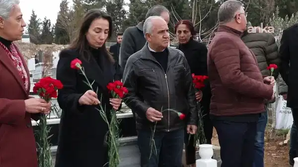 DEM Parti Eş Genel Başkanı Hatimoğulları, Adıyaman'da mezarlık ziyaret etti