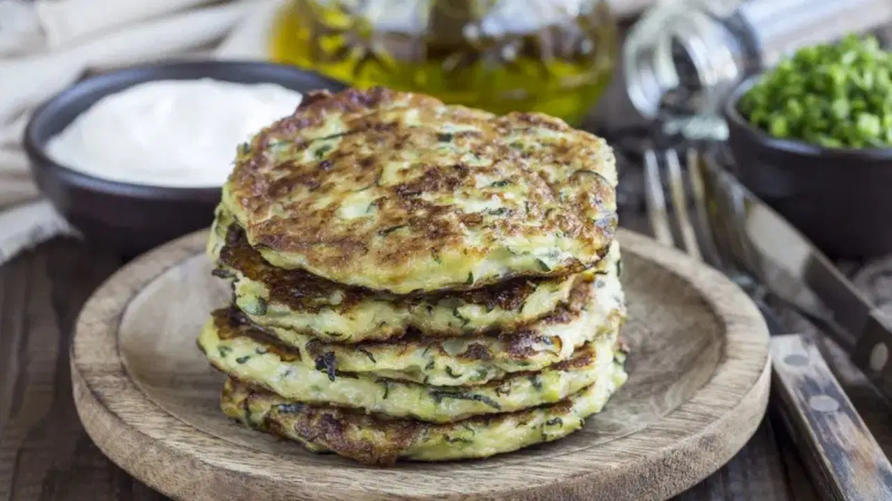 Kahvaltıların sağlıklı lezzeti: Sebzeli pankek tarifi