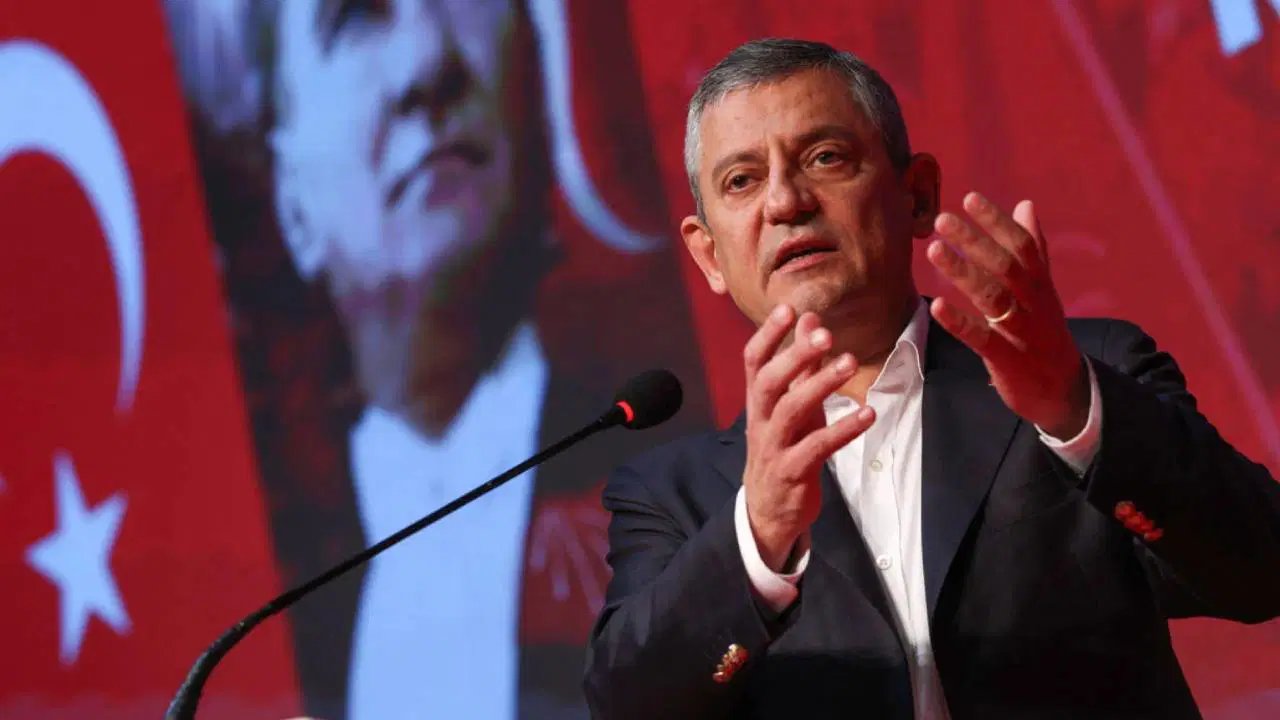 En düşük emekli aylığı belli olmuştu: Özgür Özel'den ilk tepki!