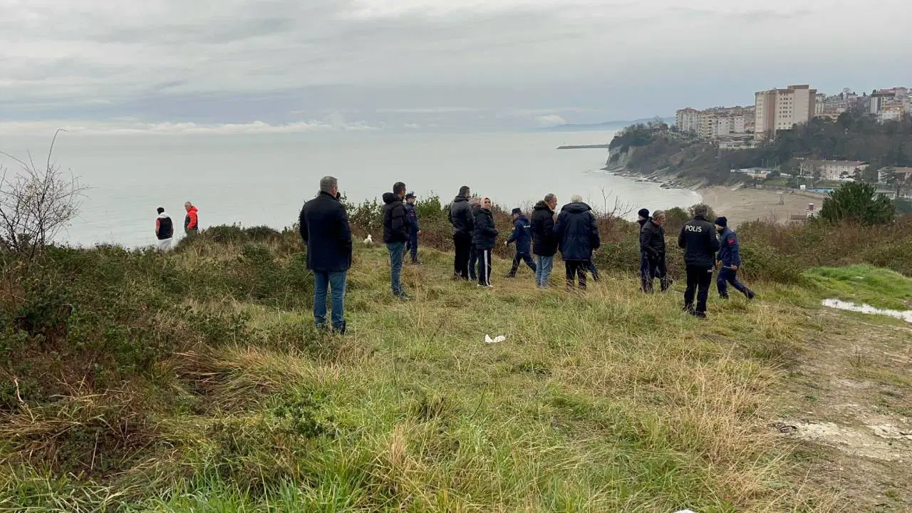 3 gündür kayıp olan kadın aranıyor: Eşyaları deniz kenarında bulundu