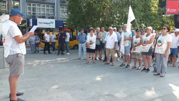 Emeklilerden açıklanan maaş zammına tepki