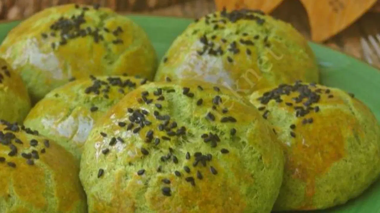 Akşam çaylarının vazgeçilmezi: Ispanaklı poğaça tarifi