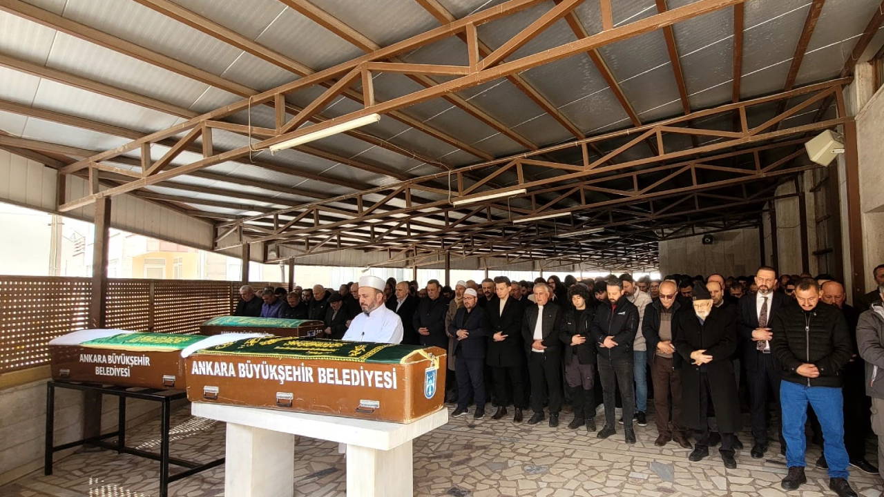 Ankara'da otobüs faciası: Hayatını kaybeden 4 kişi son yolculuğuna uğurlandı