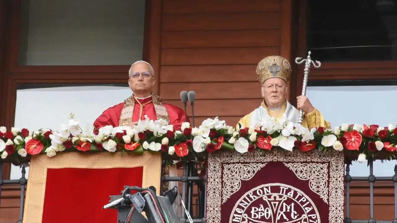 Papa 14. Leo Fener Rum Patrikhanesi'nde ayine katıldı