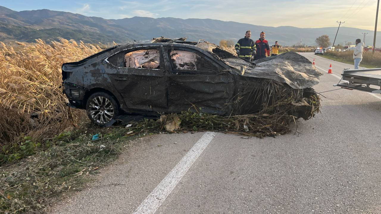 Tokat'ta otomobil devrildi: 2 ölü, 1 yaralı!