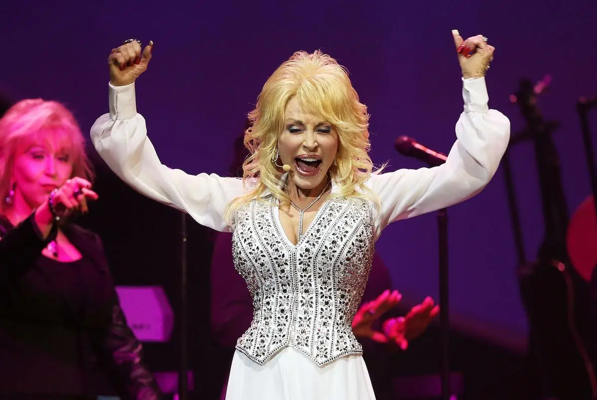 Dolly Parton aile arasında düzenlenen özel törenle son yolculuğuna uğurlandı