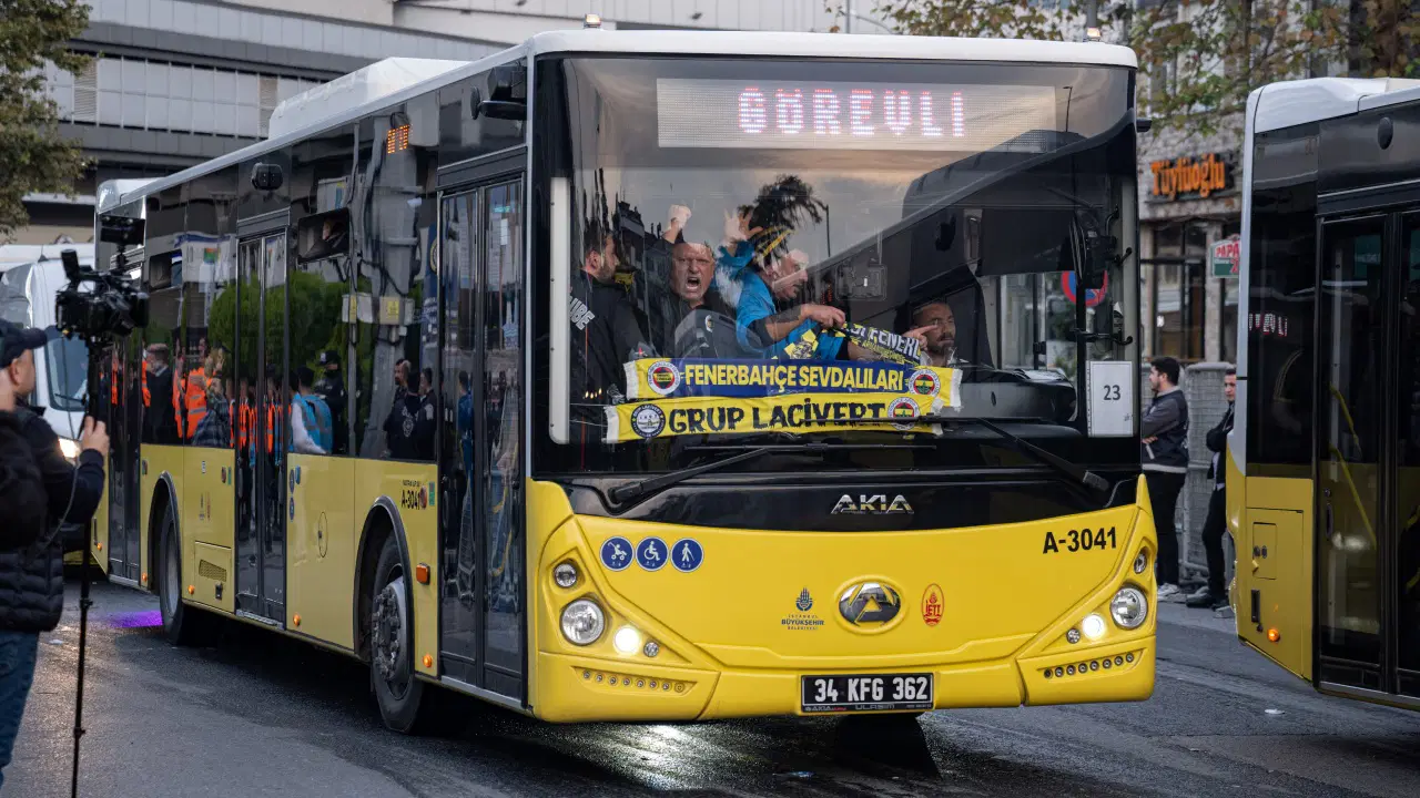Fenerbahçeli taraftarlar derbiye doğru hareket etti!