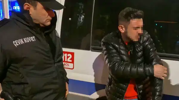 Arabanın içinde bıçaklandı: ‘Kaçmasaydım beni öldürürdü’