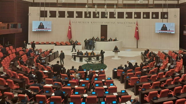 TBMM'de Celal Adan’dan AKP sıralarına sert tepki