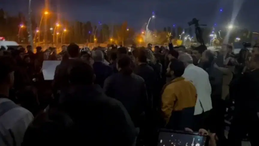 Rojin Kabaiş’i soran öğrencilere darp!