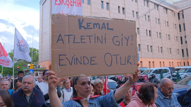 Eskişehir'de 'butlan' protestosu: Yüzlerce kişi CHP İl Binası’na yürüdü