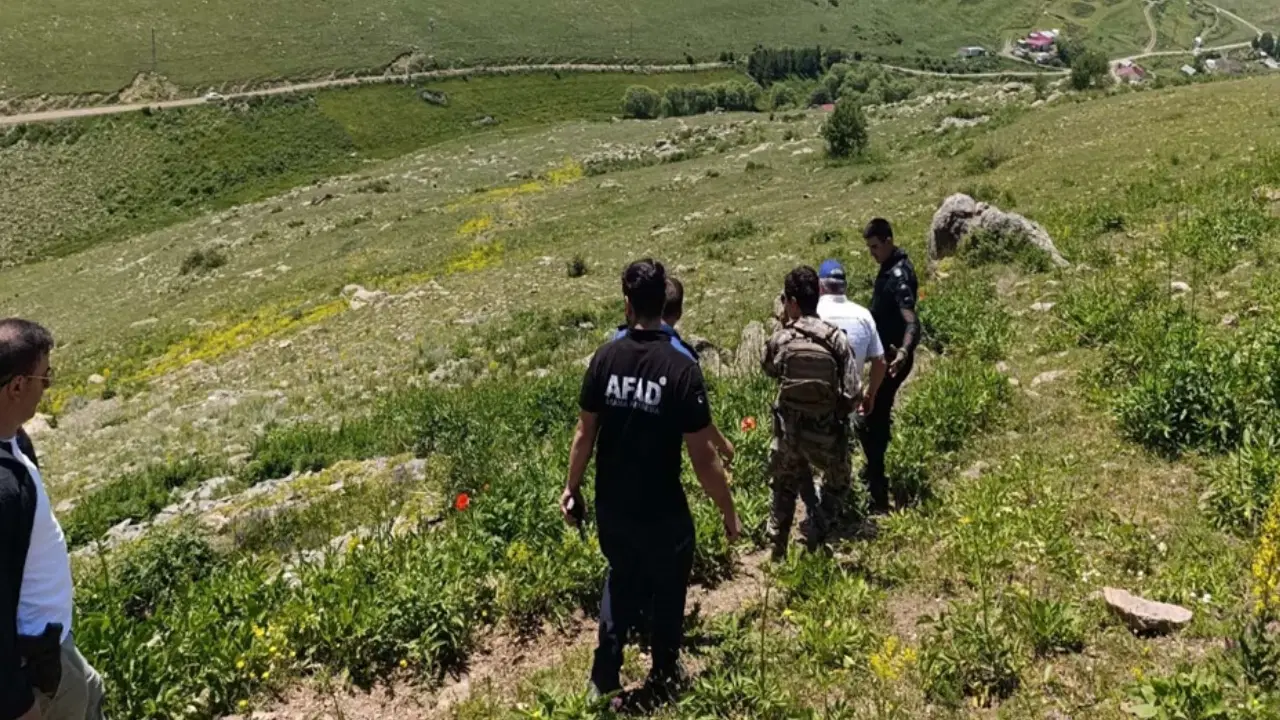 15 gündür aranıyordu: Cesedi kayalıkların arasında bulundu!