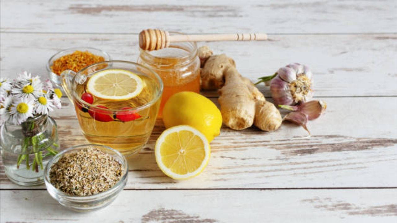 Vücutta doğal antibiyotik oluşturuyor, bakterilere savaş açıyor: Hastalıklara karşı evde hazırlayabileceğiniz 5 kür tarifi