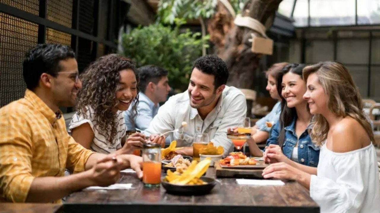 Başkalarıyla biraraya gelmek beynimizi nasıl değiştiriyor?