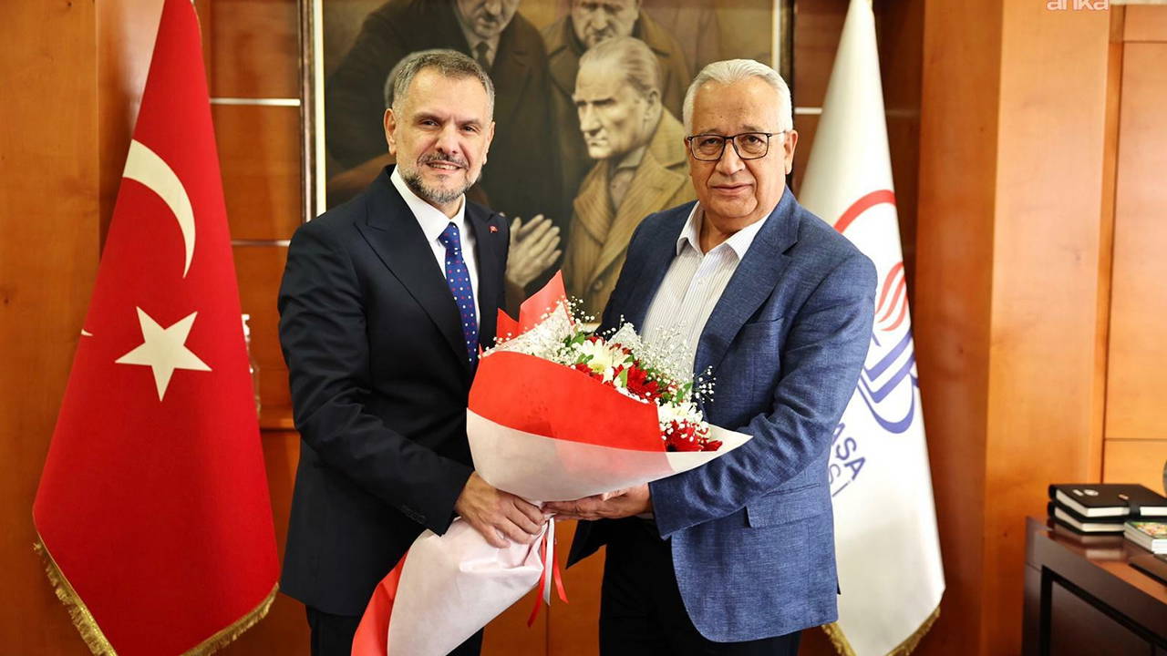 Bayrampaşa'da irade gaspı... AKP'li İbrahim Akın 'göreve' başladı, 'Tüm Bayrampaşa kazandı' dedi