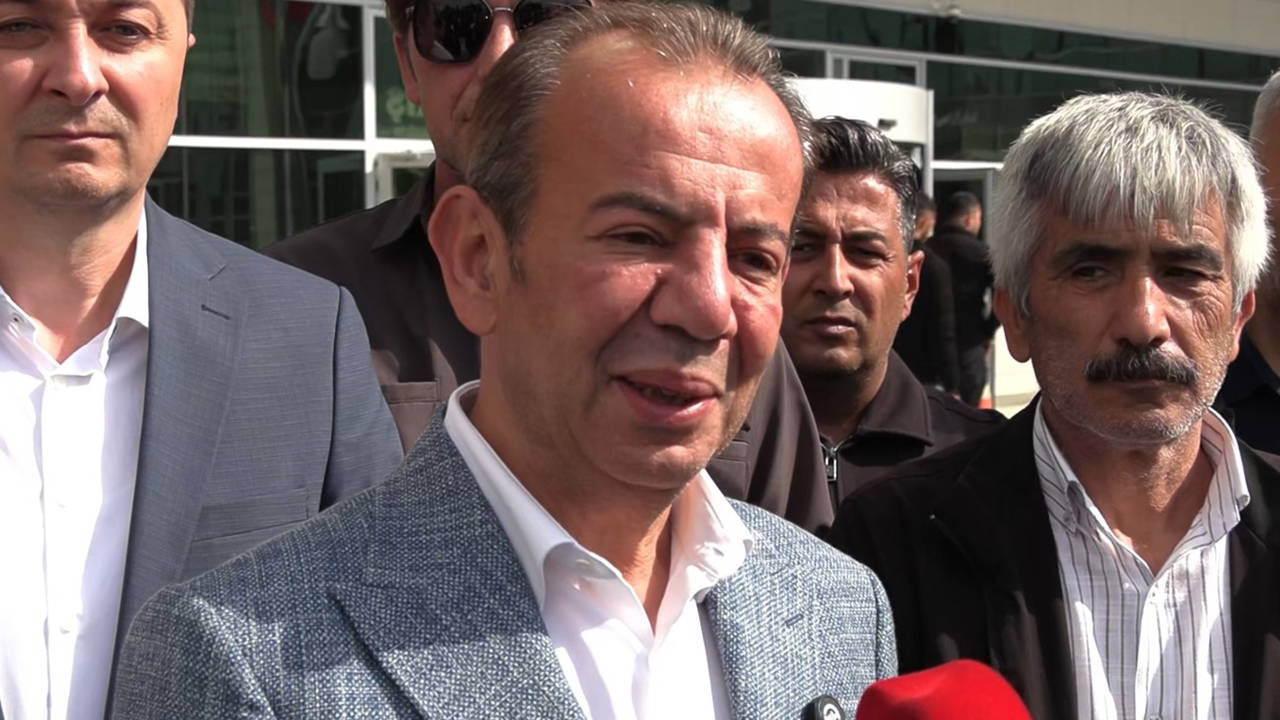 Nefret ve ayrımcılık suçlamasıyla yargılanan Tanju Özcan'ın duruşması ertelendi