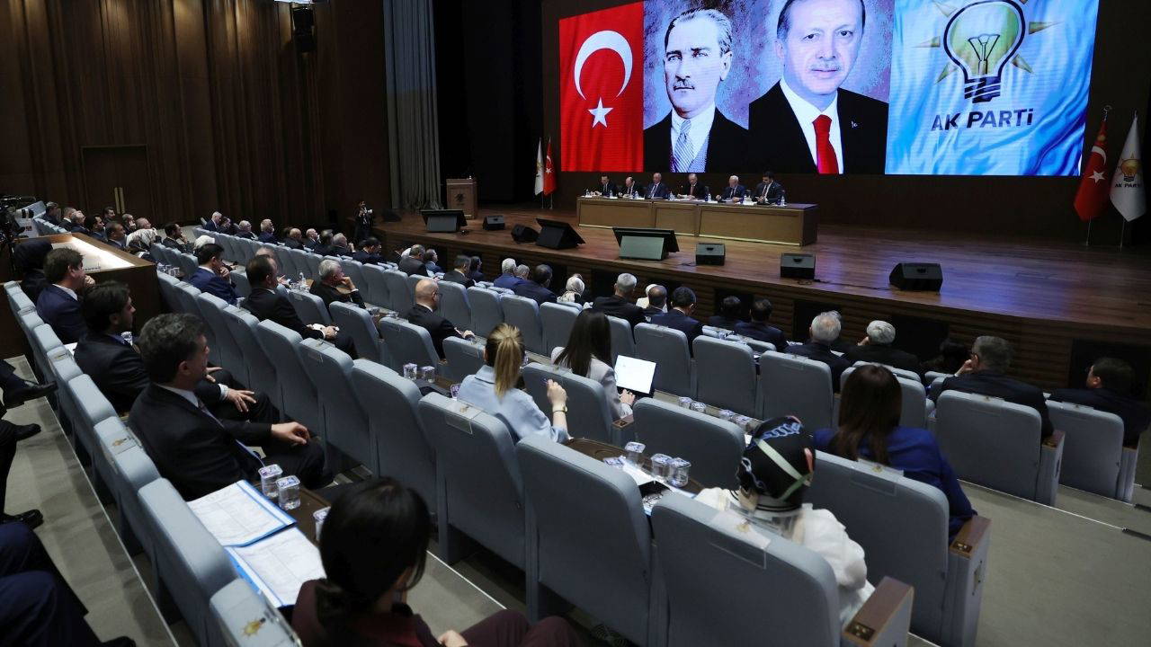 AK Parti'de Şok Hareketler Mi Geliyor? Erdoğan'dan Parti İçine Sert Mesaj! Kabine Değişikliği Bekleyişi