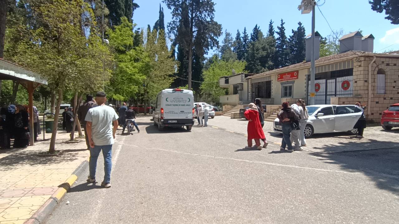 17 yaşındaki komşusu tarafından bıçaklanan Muhammed öldü