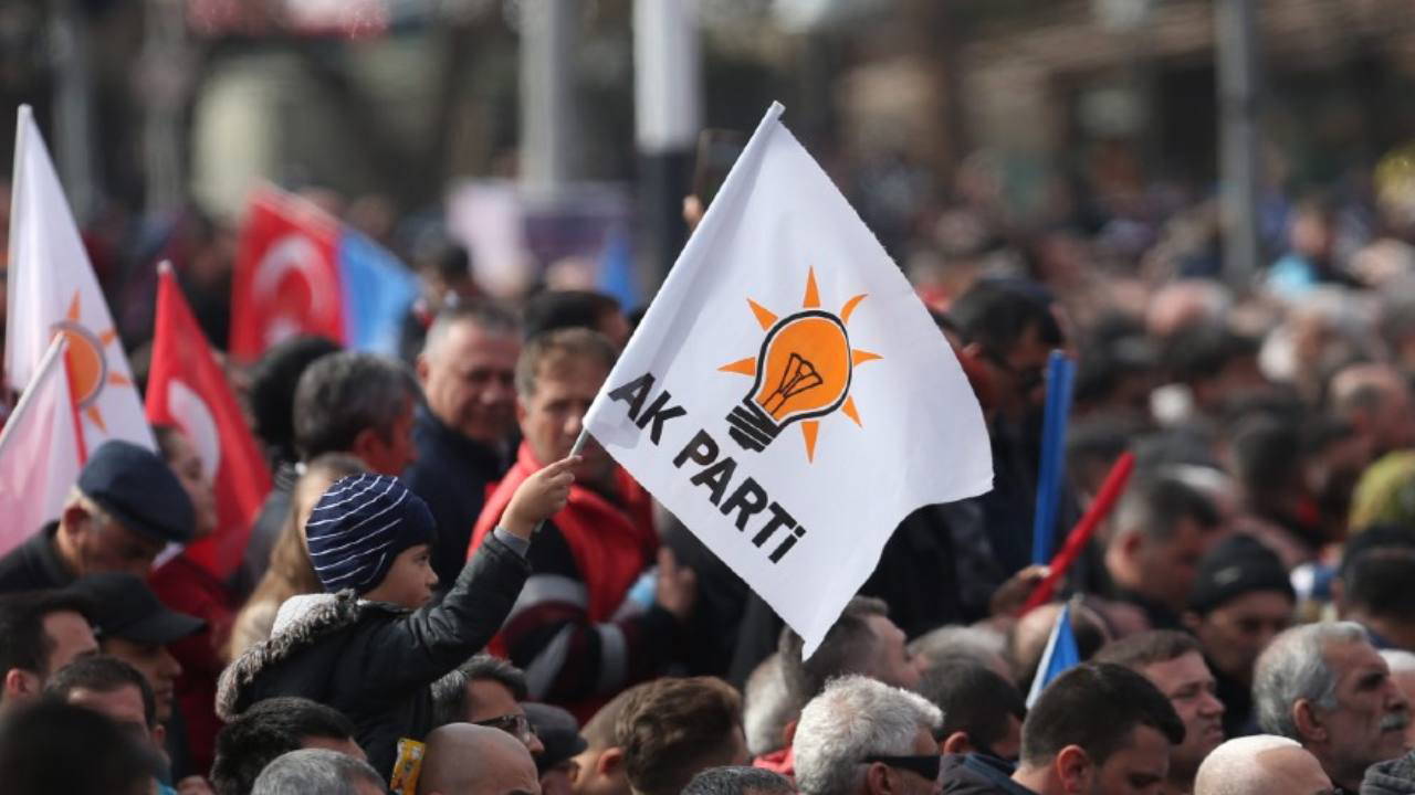 Bir il başkanı daha görevinden ayrıldı!