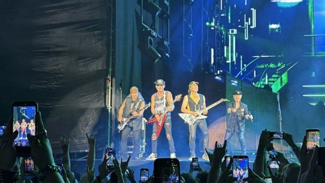 Rock müziğin efsanesi Scorpions İstanbul'u salladı!