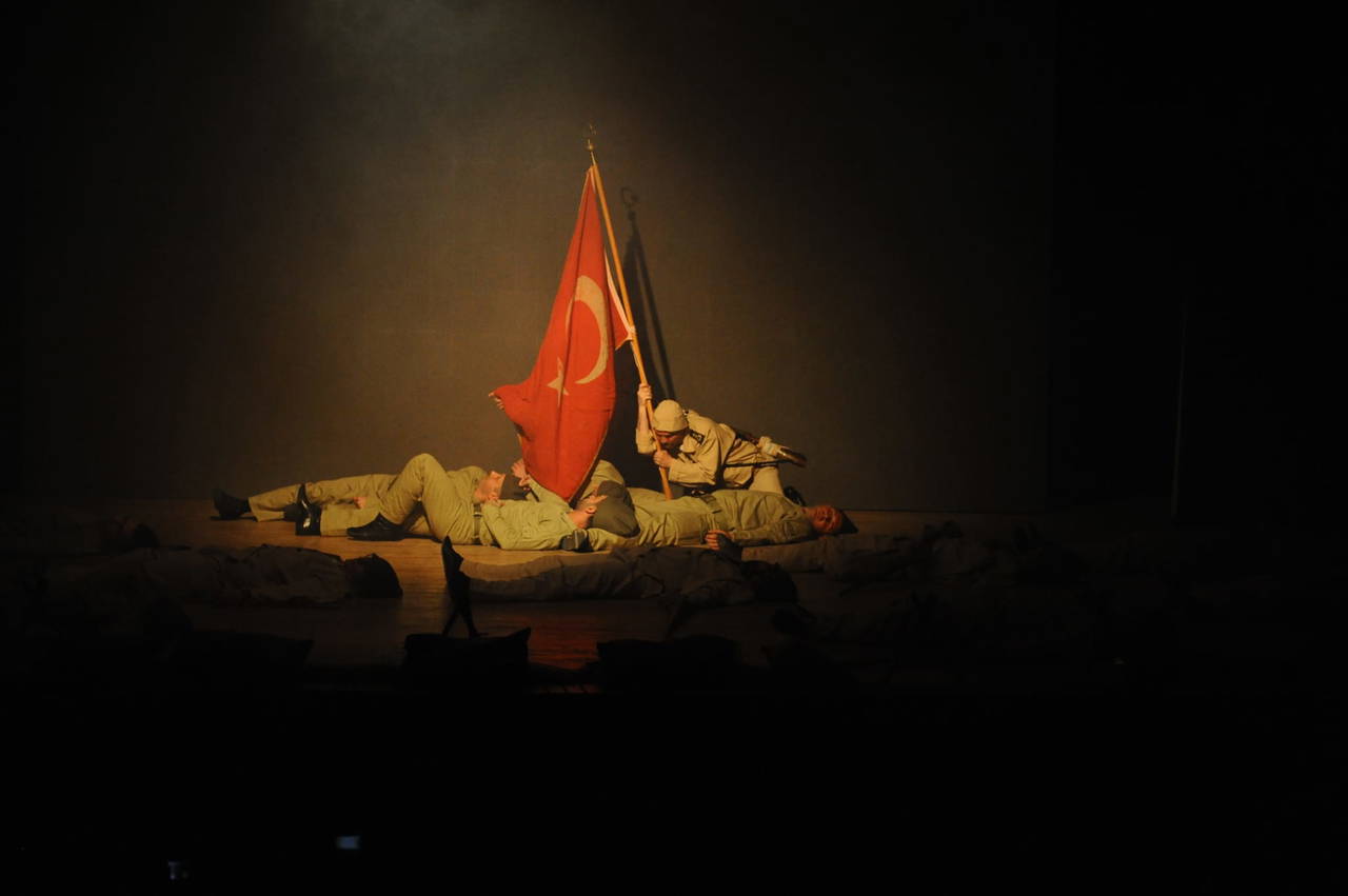 Çanakkale ruhu sahneye taşındı: 110 dansçıdan eşsiz performans!