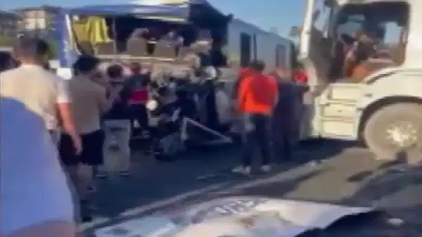 Son Dakika... İstanbul TEM Otoyolu'nda feci kaza: Ölü ve yaralılar var!