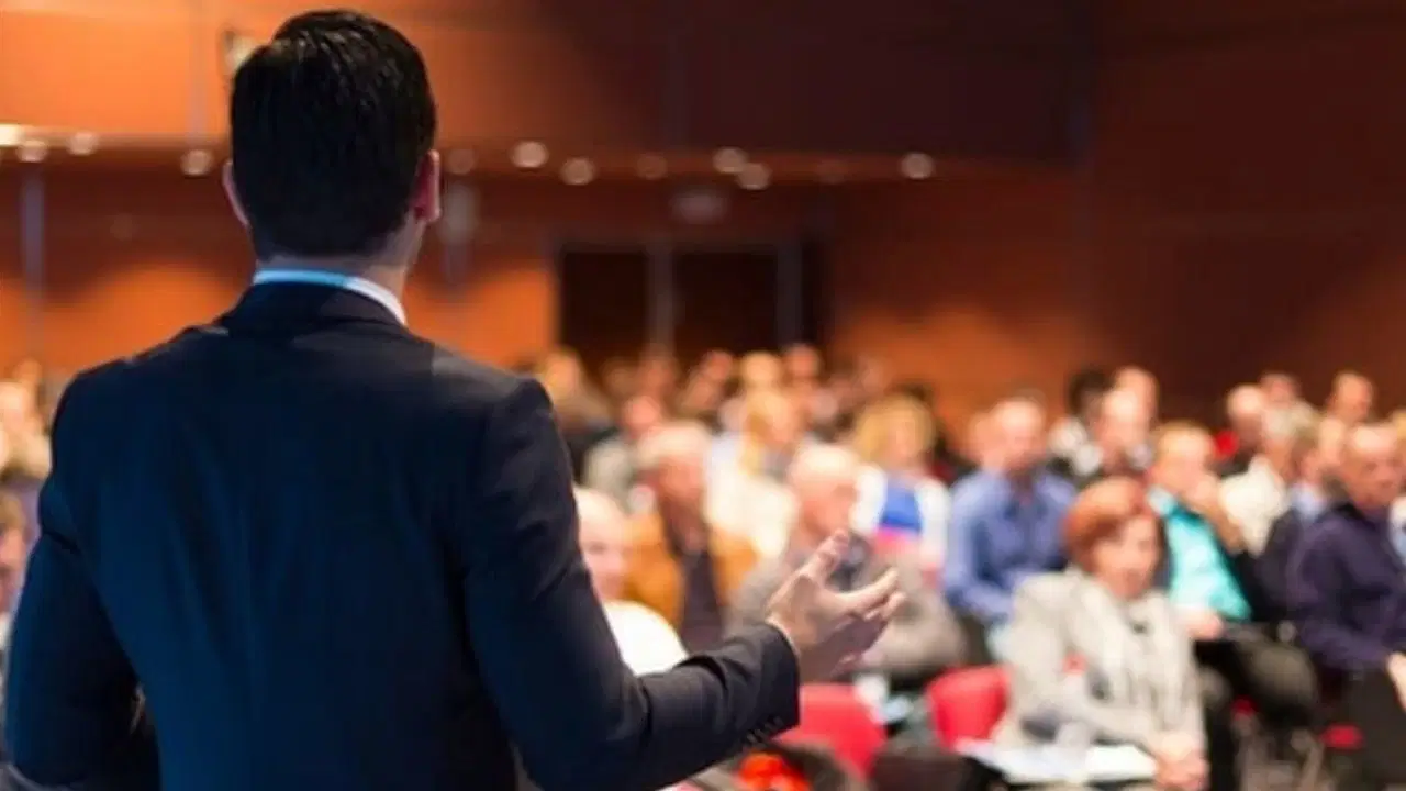 Aslında kimse sizi izlemiyor: Sosyal medyayı sallayan görünmez misafir teorisi nedir?