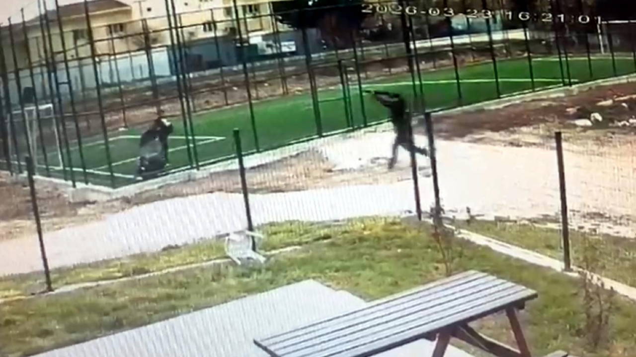 17 yaşındaki çocuk, parkta akranına pompalı tüfekle ateş açtı!