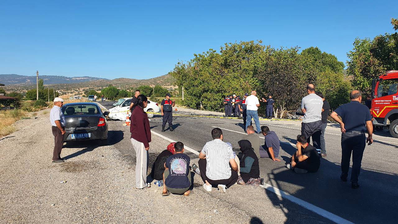 Manisa'da korkunç kaza... Üç kişi feci şekilde can verdi!